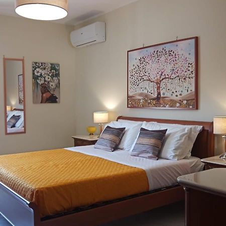 Lorenzo Guest Suite With Free Private Parking-- Cantieri Culturali Palermo Kültér fotó